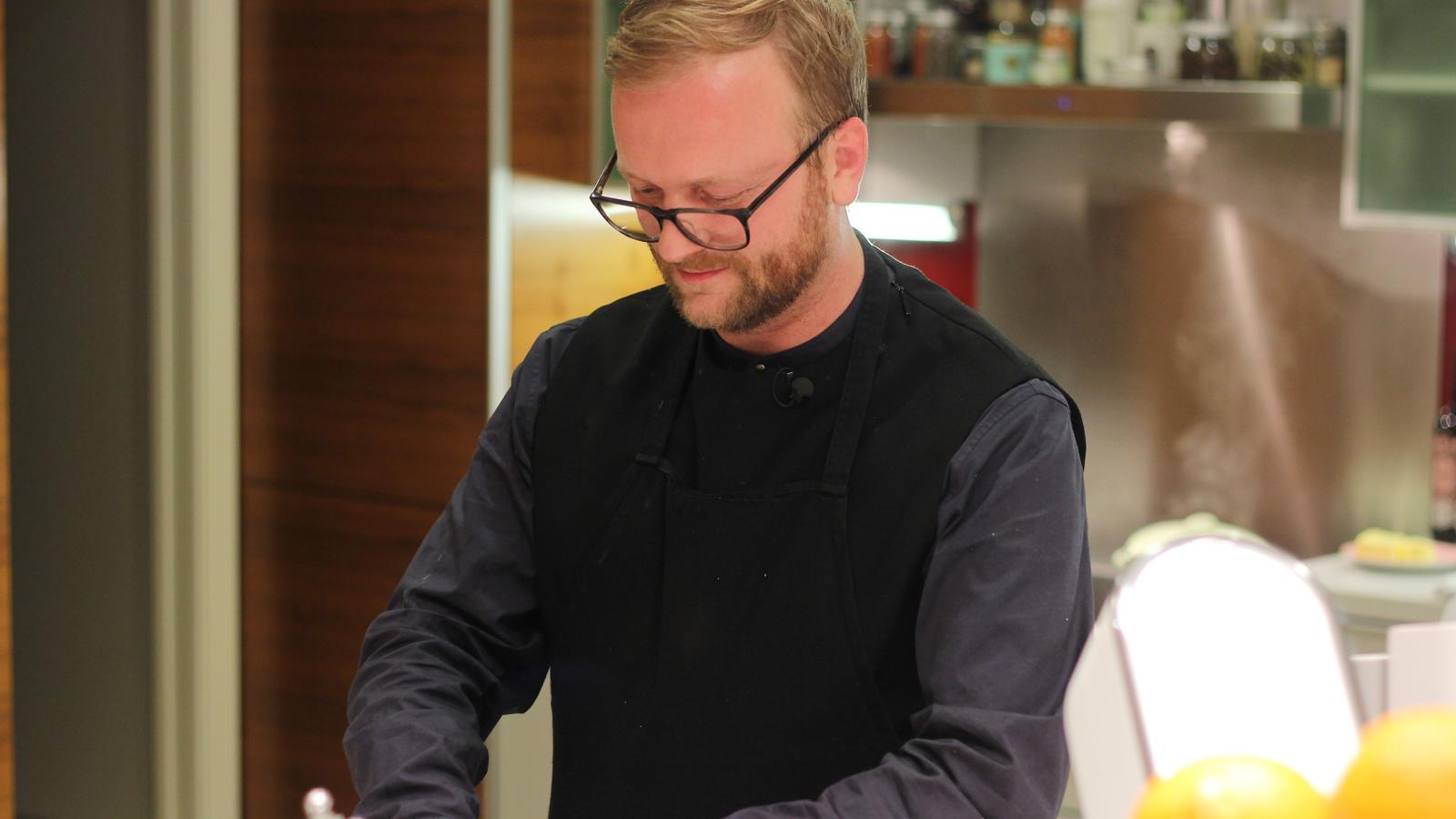 Das perfekte Dinner: Kandidat Roland gibt sich siegessicher Gastgeber Roland