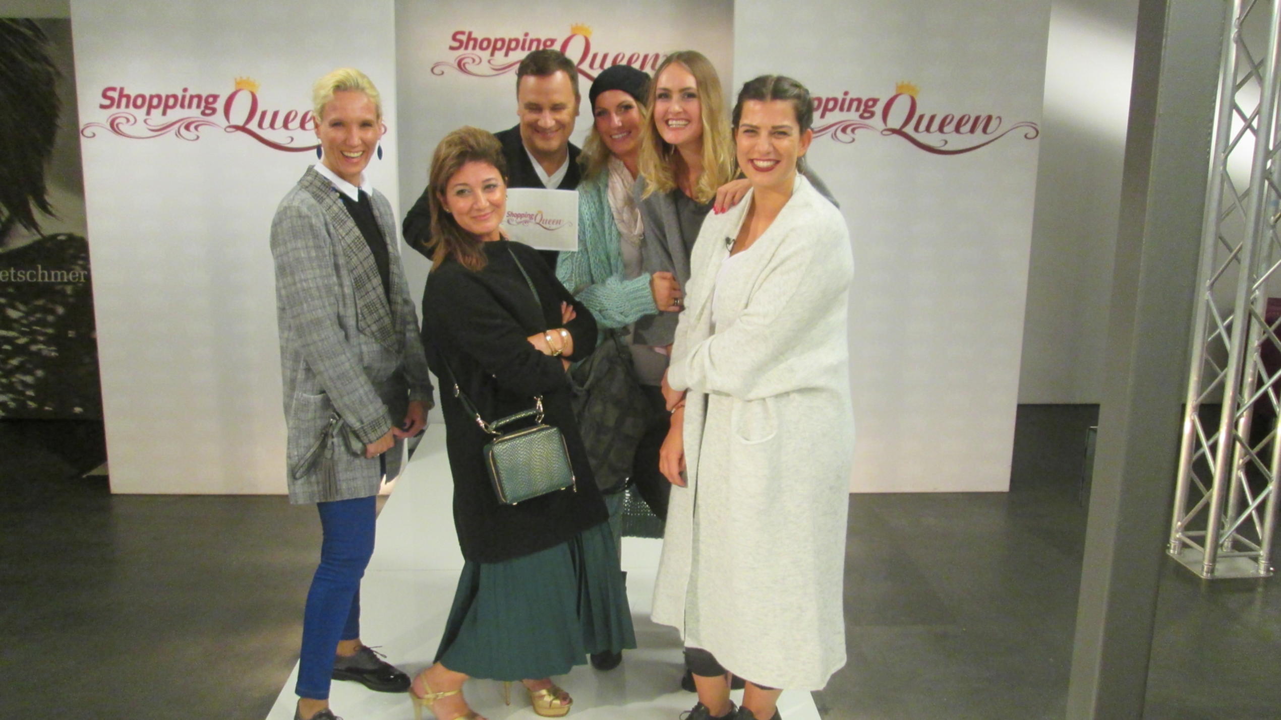 Shopping Queen: Guido Maria Kretschmer kürt die Siegerin von Bonn Guido Maria Kretschmer und die "Shopping Queen"-Kandidatinnen aus Bonn beim Finale in Berlin