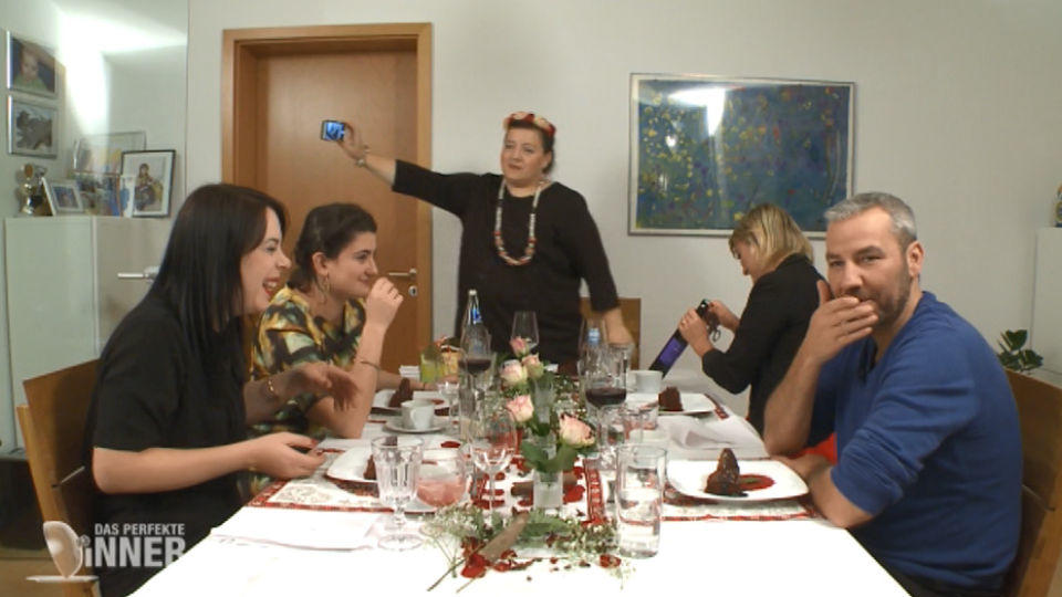 Das perfekte Dinner: Bombenstimmung bei Izabela Gute Stimmung bei Izabela