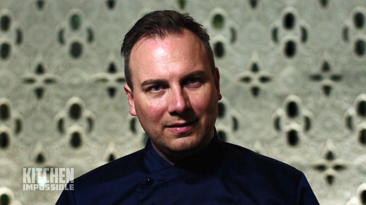 Kitchen Impossible 2017: Für Tim Raue hört der Spaß in Marrakesch auf und er ist kurz vorm Aufgeben Bei "Kitchen Impossible" muss Profikoch Tim Raue auf dem belebtesten Marktplatz Marrakeschs kochen. Doch das passt ihm überhaupt nicht.
