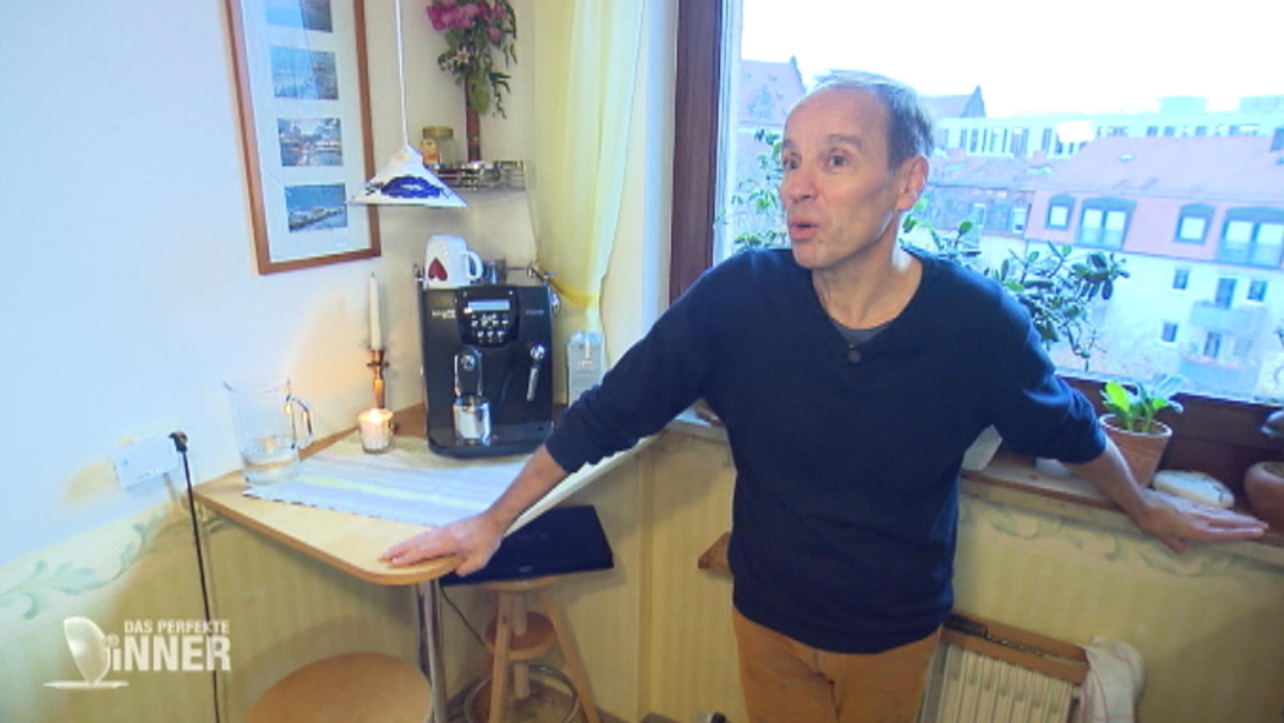 Das perfekte Dinner: Stephan schreibt Fürsorge groß An Tag zwei bei "Das perfekte Dinner" in Nürnberg kocht Stephan. Den nennt man auch "die Mutti ohne Brust", da er immer will, dass sich alle wohlfühlen.