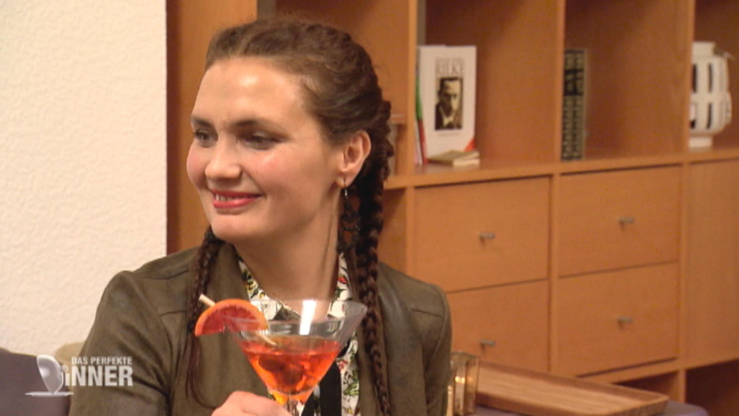 Das perfekte Dinner: Patrizia wird zum Quizmaster Patrizia ist sich sicher: Diesen Aperitif kennen ihre Gäste