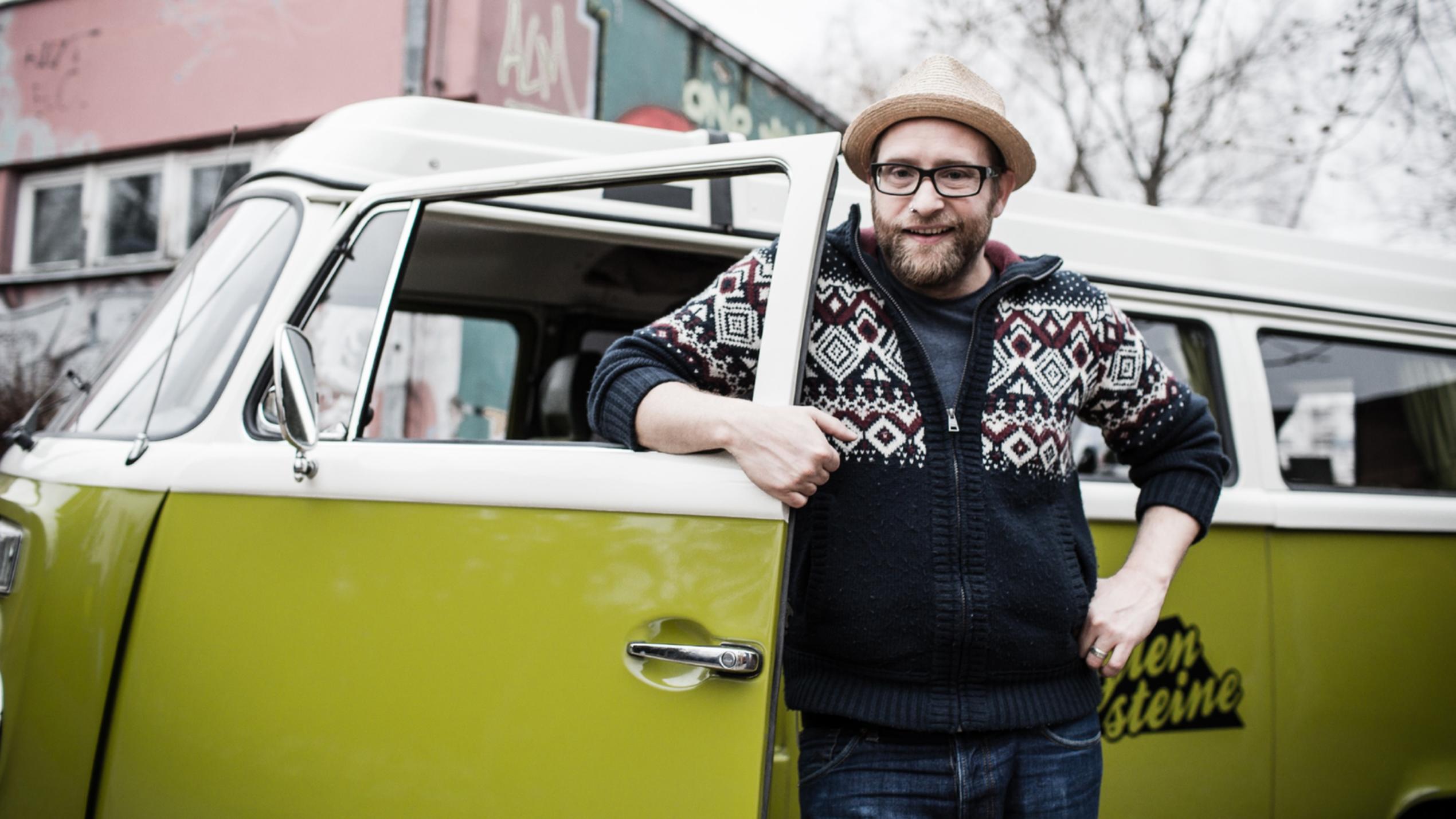 Meylensteine 2017: Gregor Meyle erfährt wieder deutsche Musikgeschichte Mit seinem VW-Bulli bereist Songwriter Gregor Meyle deutsche Musikgeschichte.