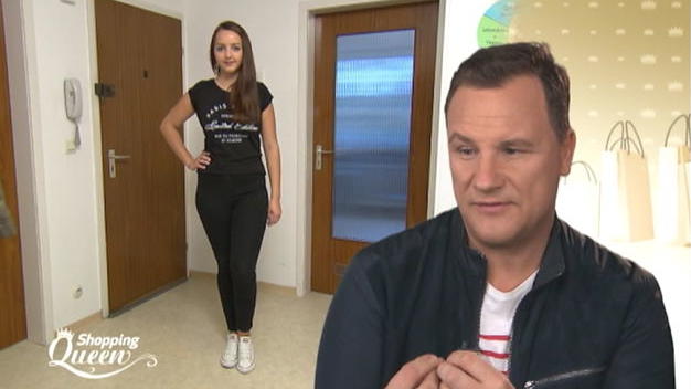 Shopping Queen: Ruth aus Koblenz im Style-Check "Shopping Queen"-Kandidatin Ruth im Style-Check.