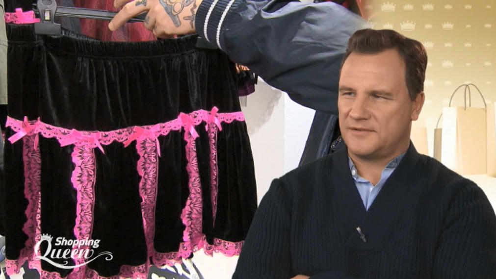 Shopping Queen: Susi sucht den perfekten Look zum Overknee-Stiefel Guido Maria Kretschmer bei "Shopping Queen" in Rostock.