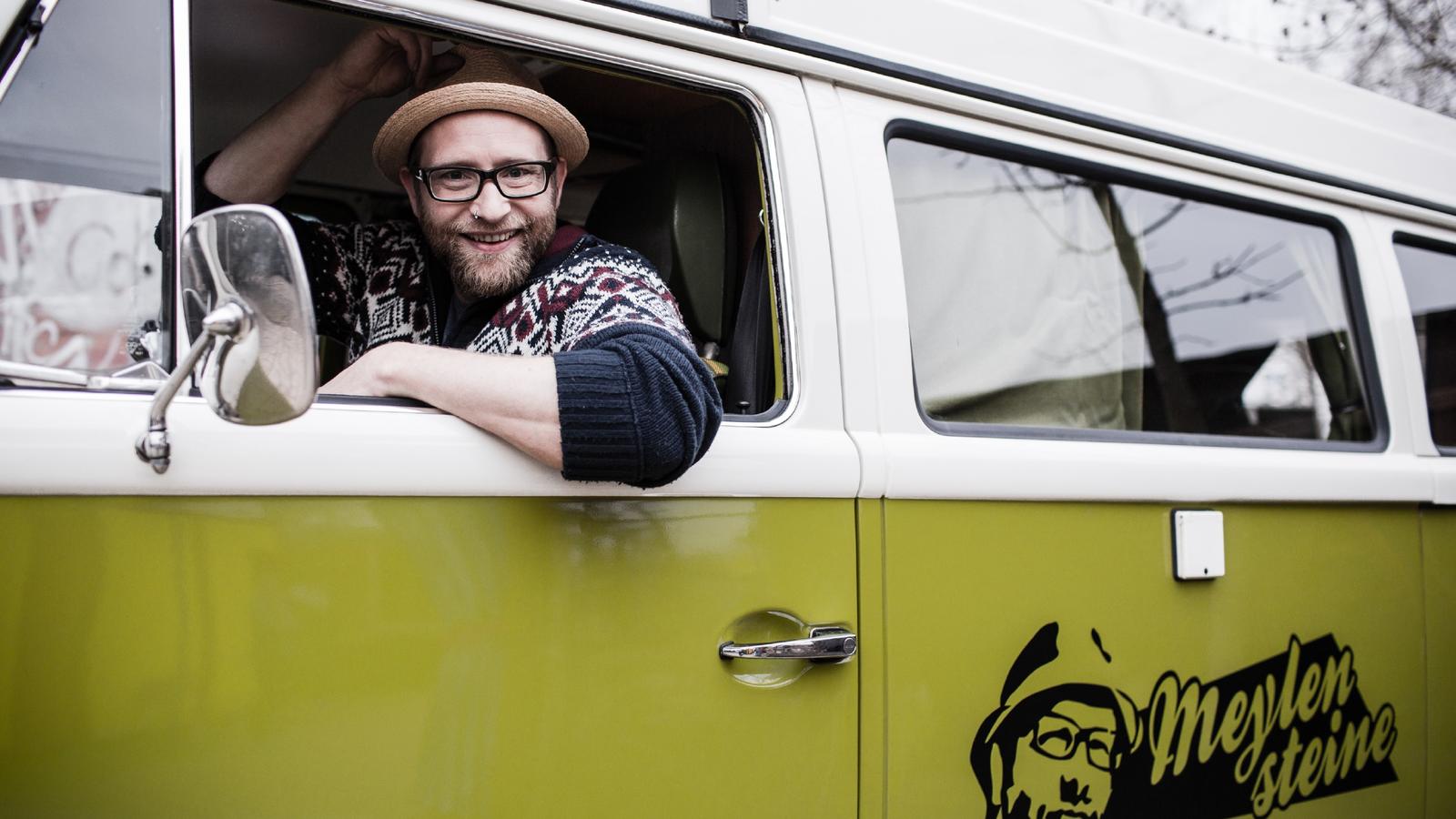 "Meylensteine" mit Gregor Meyle: Bei TV NOW den VOX-Live-Stream sehen und verpasste Folgen nachholen Mit seinem VW-Bulli bereist Songwriter Gregor Meyle deutsche Musikgeschichte.