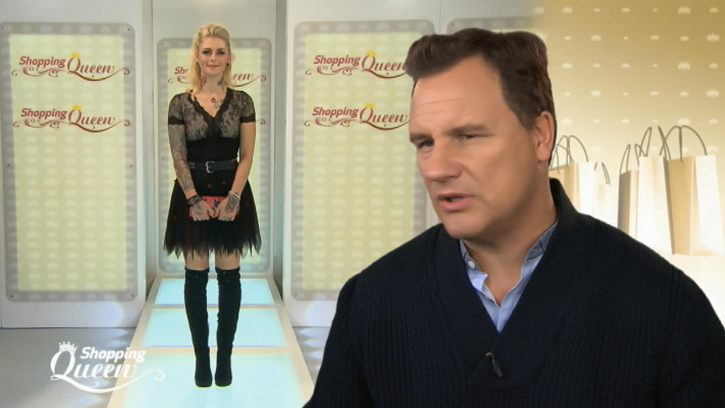 Shopping Queen: Susi präsentiert ihren Overknee-Look auf dem Catwalk "Shopping Queen"-Kandidatin Susi präsentiert ihren Overknee-Look auf dem Catwalk.