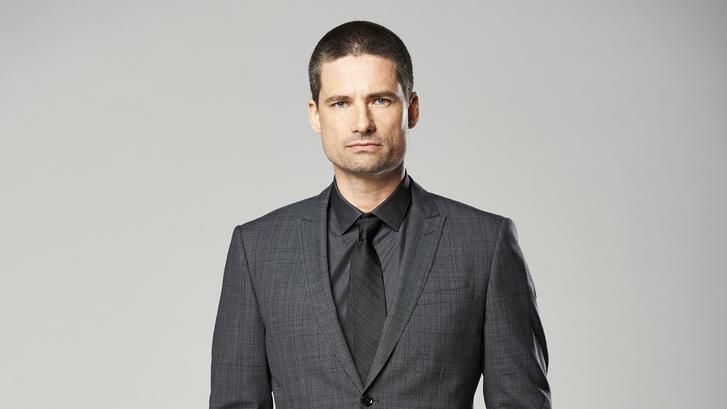 Motiv: Warren Christie spielt Sergeant Mark Cross Sergeant Mark Cross (Warren Christie)