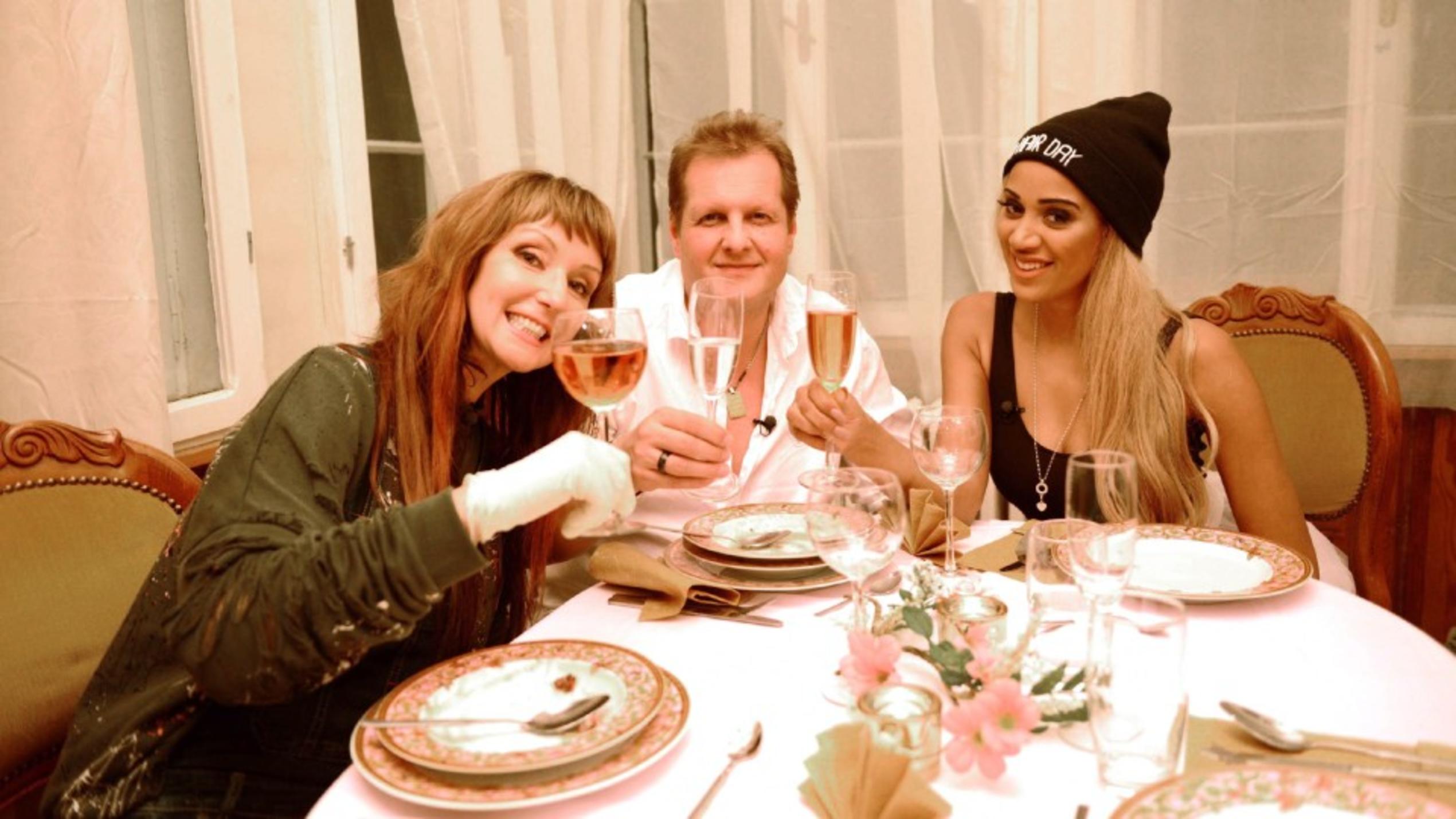 Das perfekte Promi Dinner - Dschungel-Spezial: Marc hat keine Zeit für Hankas Dinner Hanka Rackwitz (l.), Jens Büchner und Sarah Joelle Jahnel.