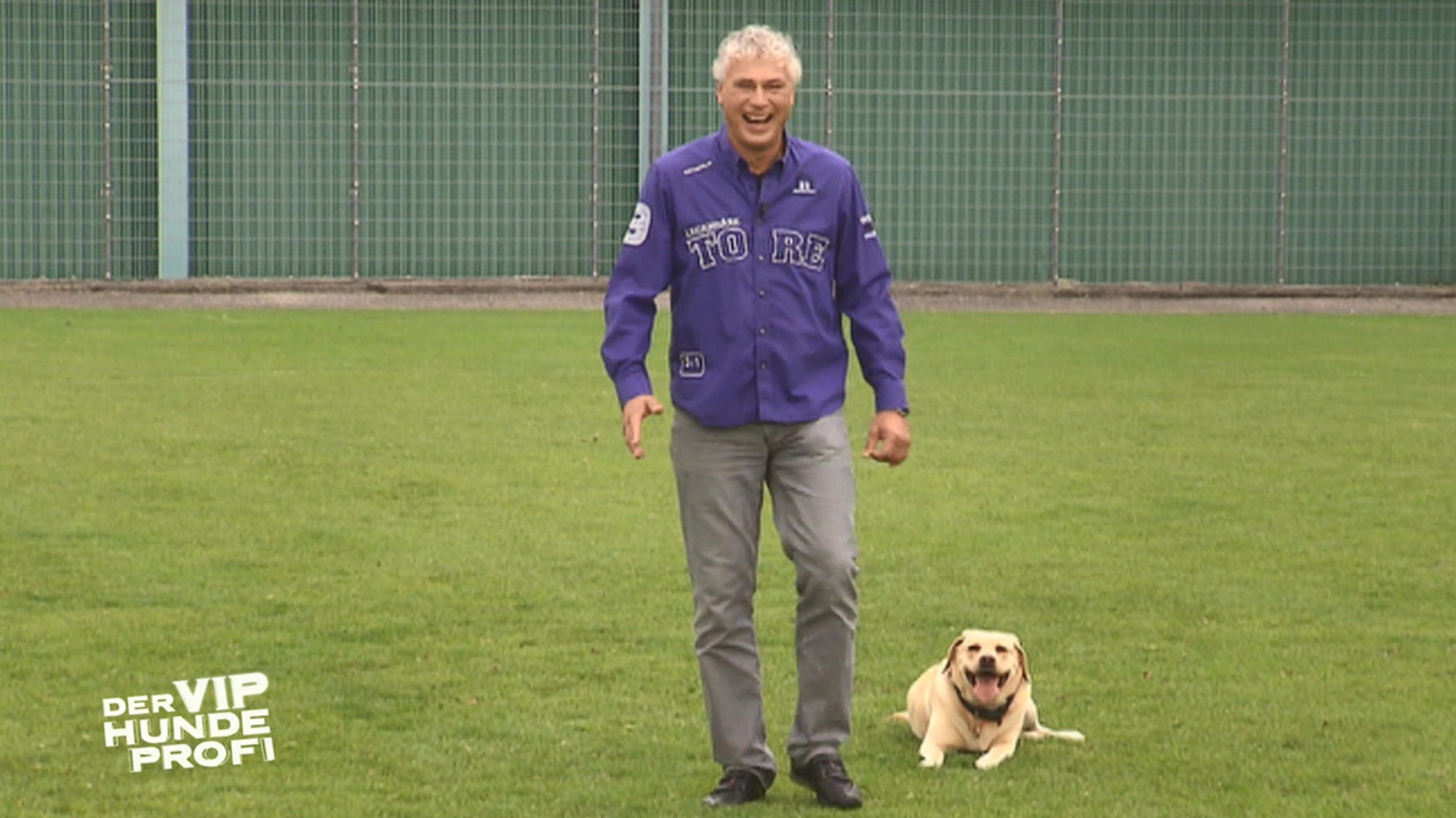 Der V.I.P. Hundeprofi: Martin Rütters Erlebnis mit Toni Polster und Hündin Sunna Der V.I.P. Hundeprofi: Martin Rütter besucht Toni Polster und seine Hündin Sunna