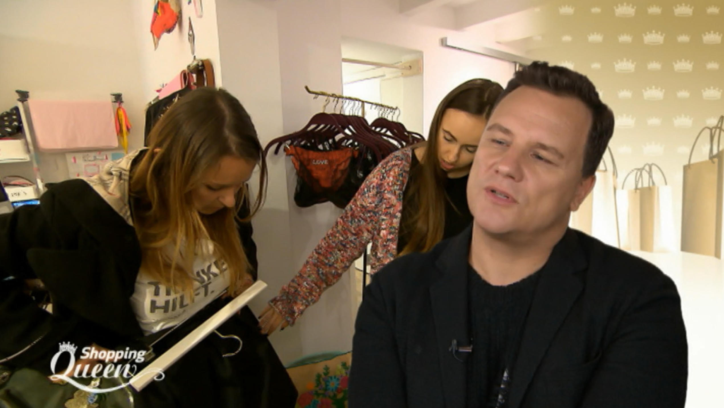 Shopping Queen: Agi aus Köln sucht einen coolen Patches-Look "Shopping Queen"-Kandidatin Agi sucht einen Patches-Look in Köln.