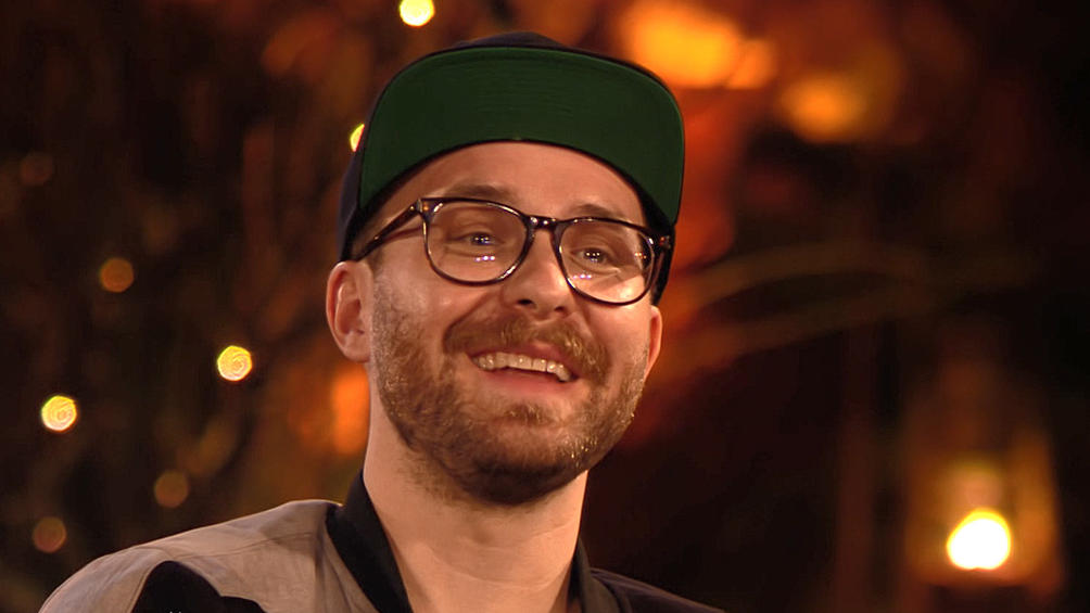 Sing meinen Song 2017: Alec Völkel und Sascha Vollmer performen im Mark-Forster-Look Mark Forster ist sichtlich überrascht von Alec Völkel und Sascha Vollmer im Mark-Forster-Look.