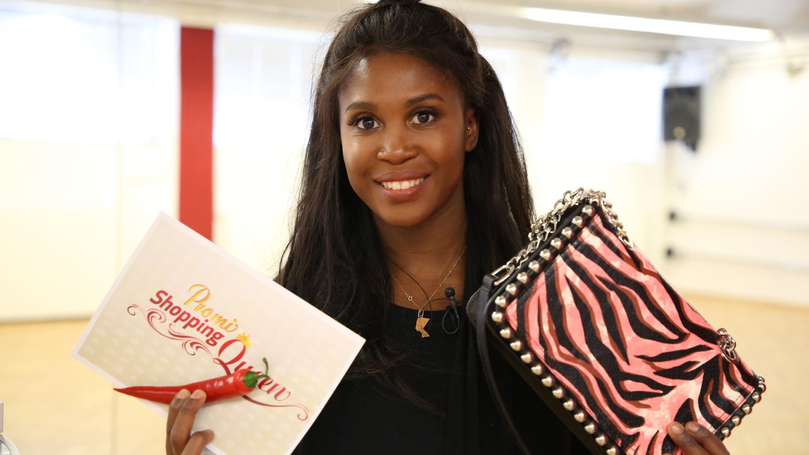 Promi Shopping Queen - Fashion Bag: Sarah Lombardi, Motsi Mabuse und Janine Kunze vor der Herausforderung ihres Lebens Mit einer Fashion Bag und dem Shopping Queen-Geld macht sich Motsi Mabuse nun auf den Weg, ihr persönliches Styling gemäß dem Motto "Drunter und drüber - Style sexy Wäsche sichtbar!" zu finden.
