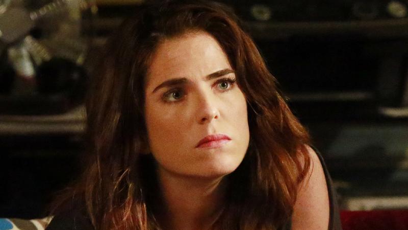 Karla Souza als Laurel Castillo Laurel Castillo (Karla Souza)