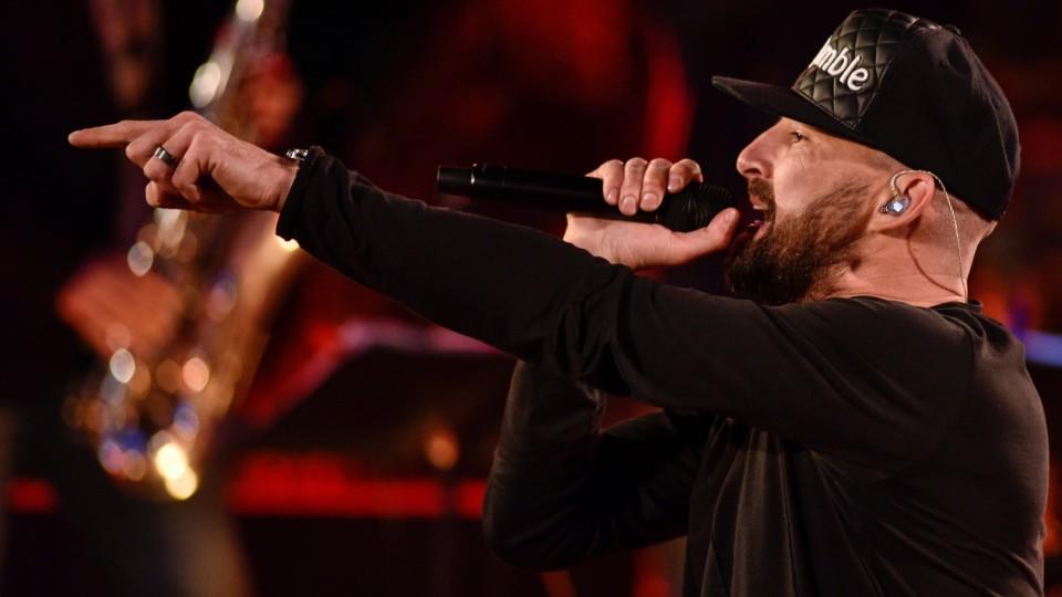Sing meinen Song 2017: Gentleman singt seinen Song "Red Town" Gentleman geht an seinem Abend bei "Sing meinen Song" richtig ab.
