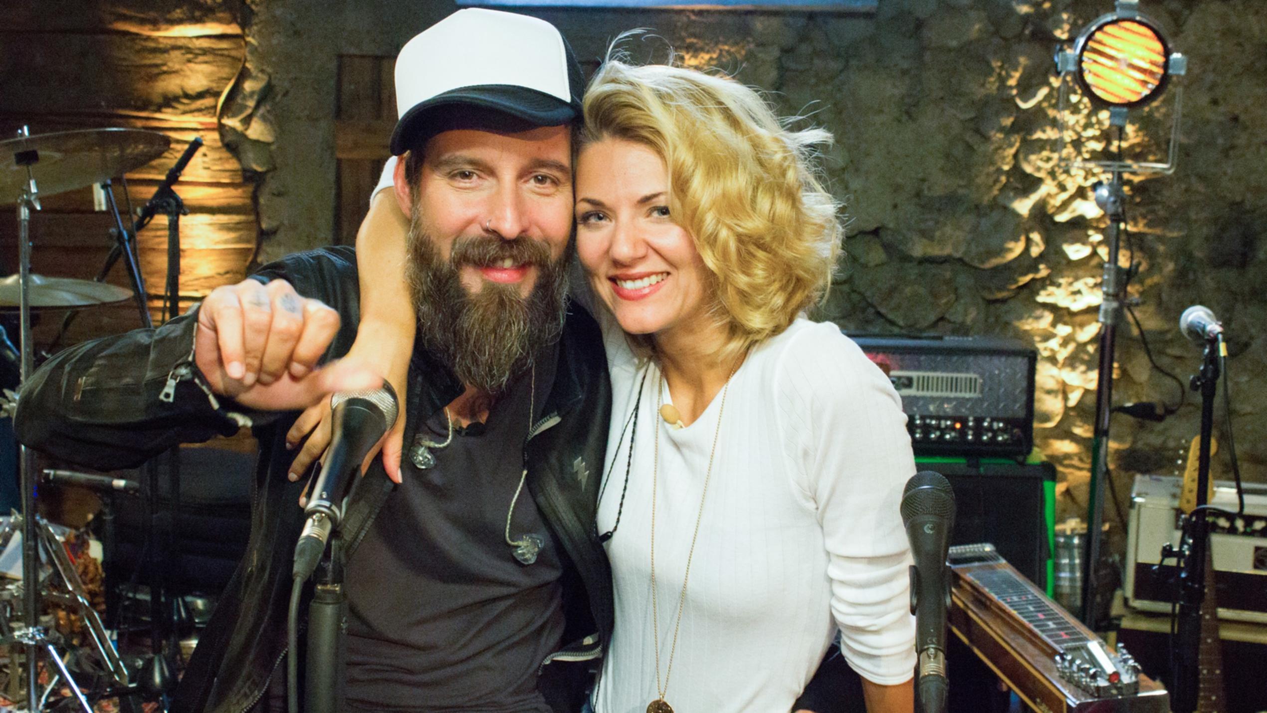 One Night Song 2017: Rocker Daniel Wirtz wird von Schlagerstar Ella Endlich überrascht Rocker Daniel Wirtz wird von Schlagerstar Ella Endlich überrascht