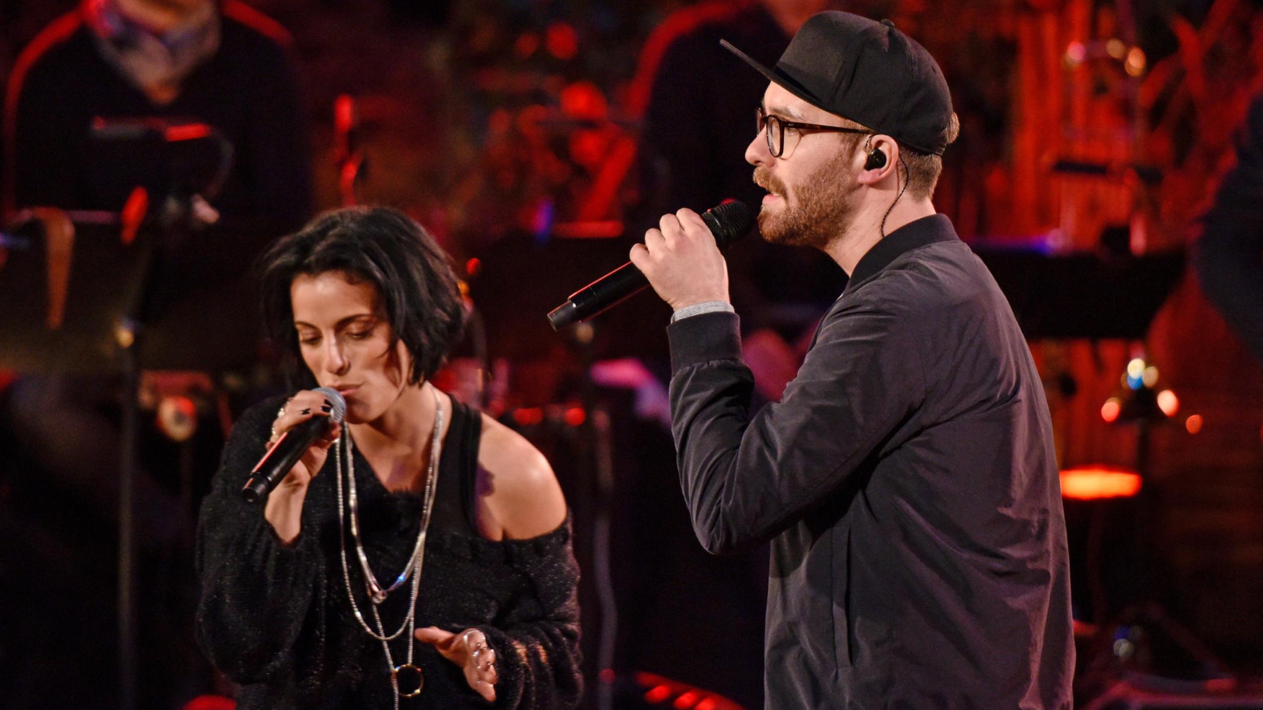 Sing meinen Song 2017: Stefanie Kloß und Mark Forster glänzen mit "Irgendwas bleibt" Stefanie Kloß und Mark Forster singen "Irgendwas bleibt" im Duett.