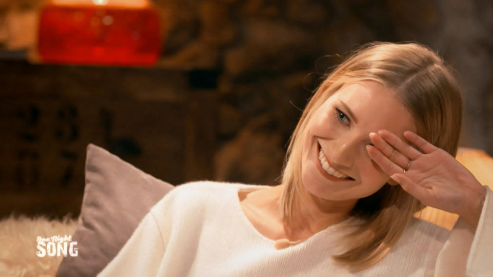 One Night Song 2017: Die Stimme von "Glasperlenspiel"-Sängerin Carolin ist "Beautiful" Caro ist nervös: "Oh Gott, darauf muss ich direkt einen Schluck Wein nehmen."