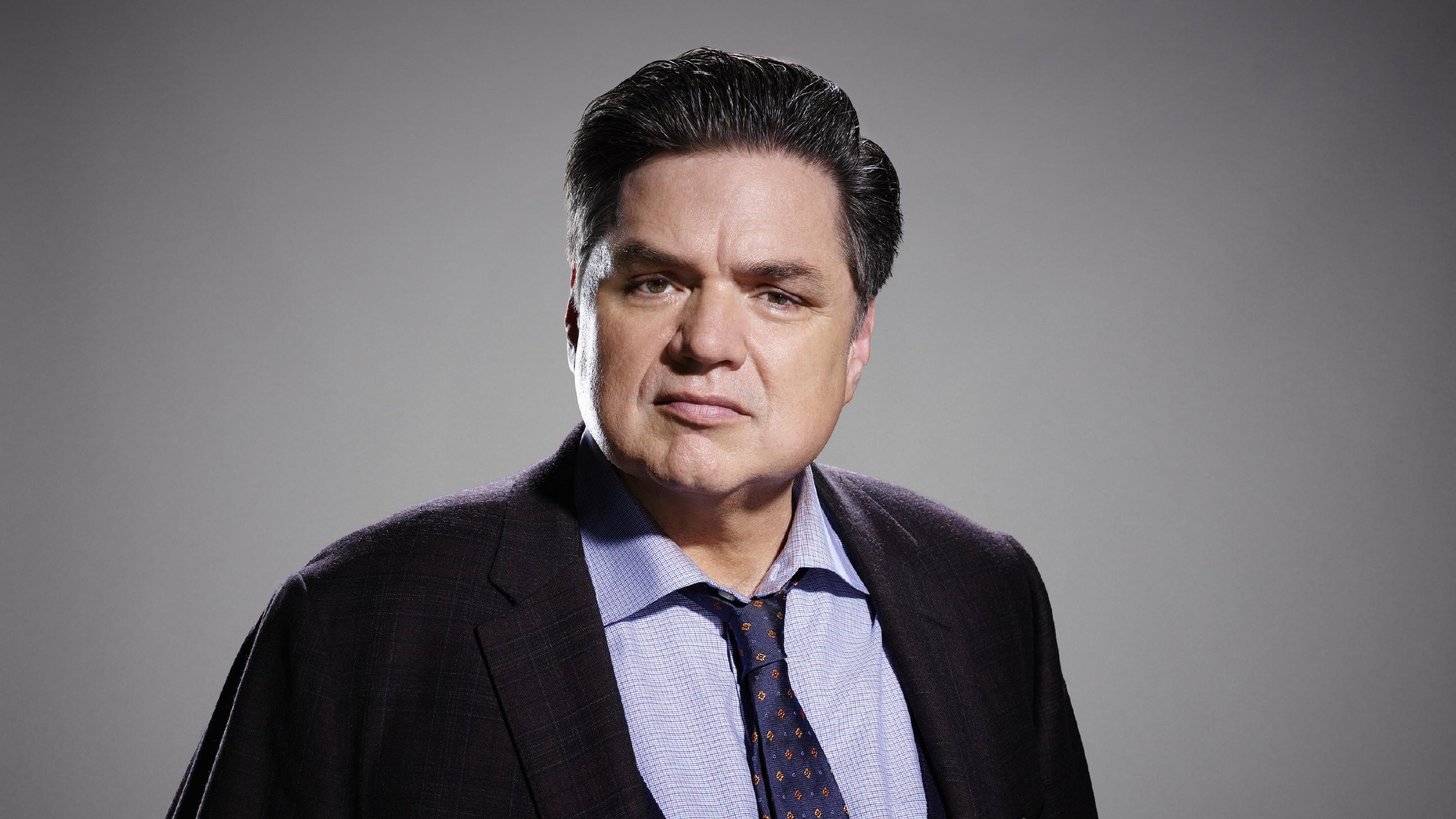 Chicago Med.: Oliver Platt spielt Dr. Daniel Charles Dr. Daniel Charles (Oliver Platt)
