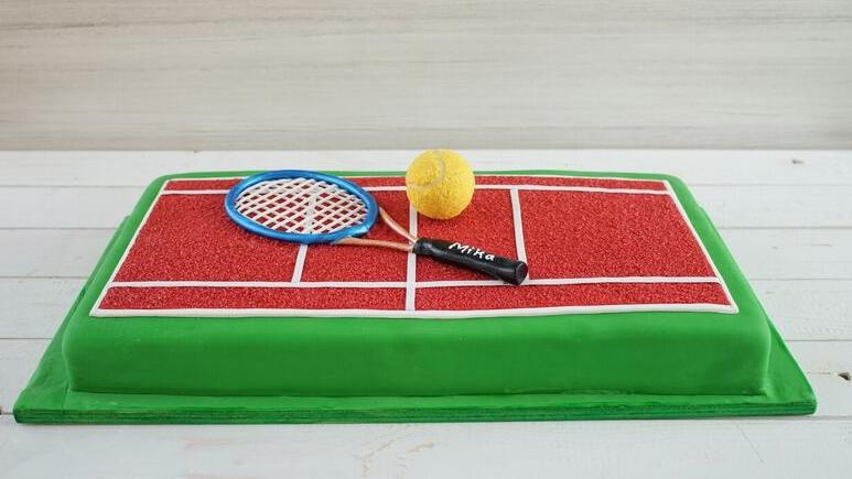 Sally backt - Das Rezept: Eine "Tennistorte" für Mika Sally backt: Die Tennistorte für Mika
