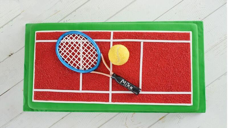 Sally backt - Das Rezept: Eine "Tennistorte" für Mika Sally backt: Das fertige Prachtstück
