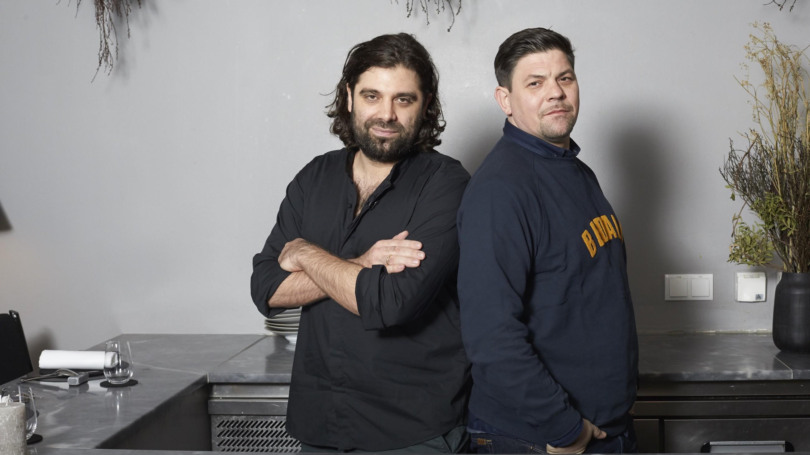 Kitchen Impossible: Tim Mälzer bekommt es mit Konstantin Filippou zu tun Bei "Kitchen Impossible" fordert Konstantin Filippou Tim Mälzer im Duell um die Koch-Ehre heraus.