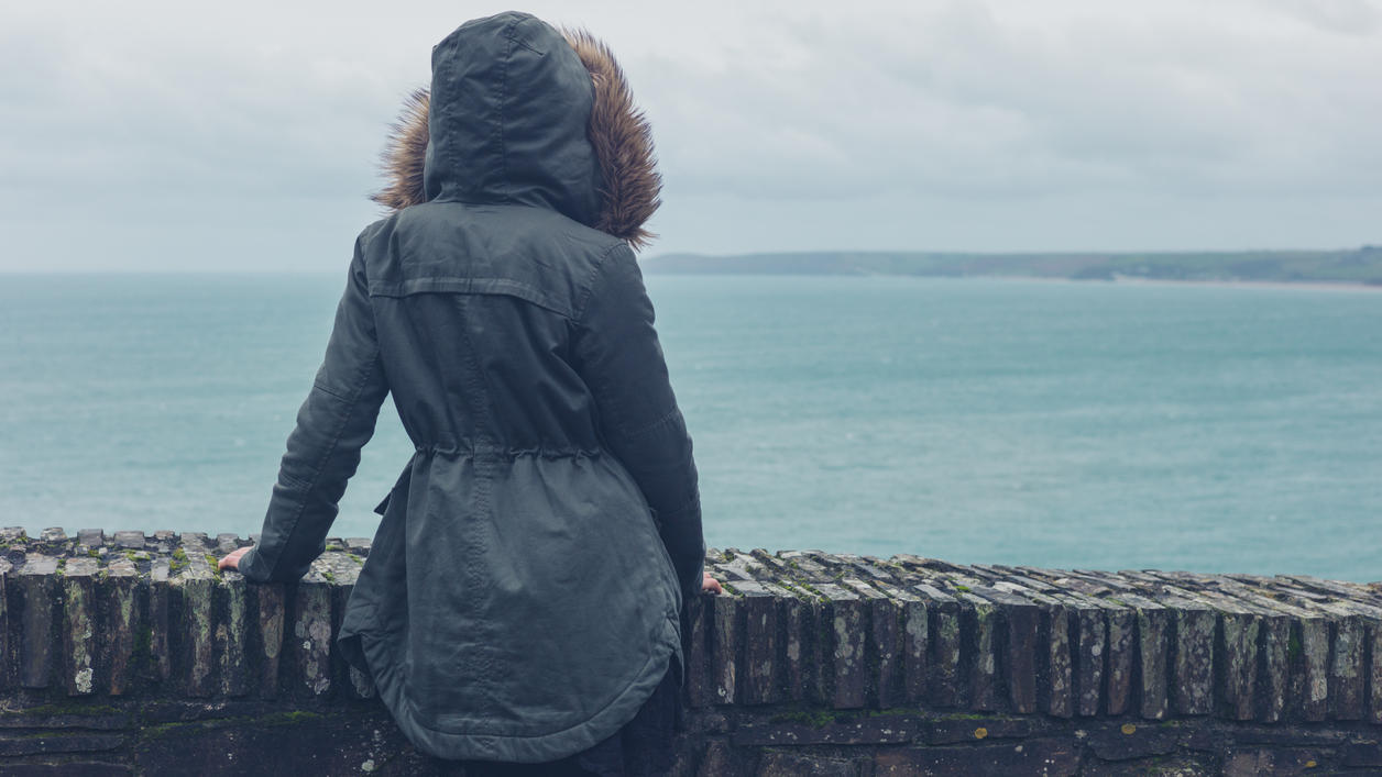 Fashion Lexikon: Parka Junge Frau im Parka