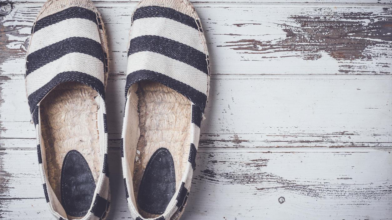 Fashion Lexikon: Espadrilles Gestreifte Espadrilles für den Sommer.