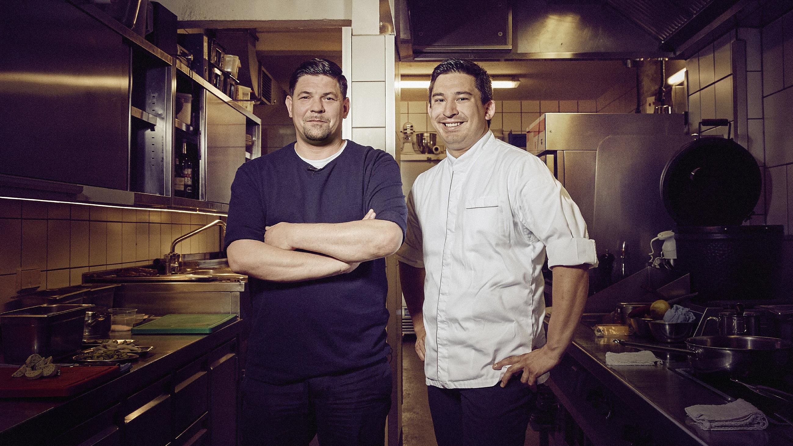 Kitchen Impossible 2018: Tim Mälzer und Tohru Nakamura kommen in ihrem Duell an ihre Grenzen Tim Mälzer stellt sich bei "Kitchen Impossible" 2018 dem Duell mit Tohru Nakamura.