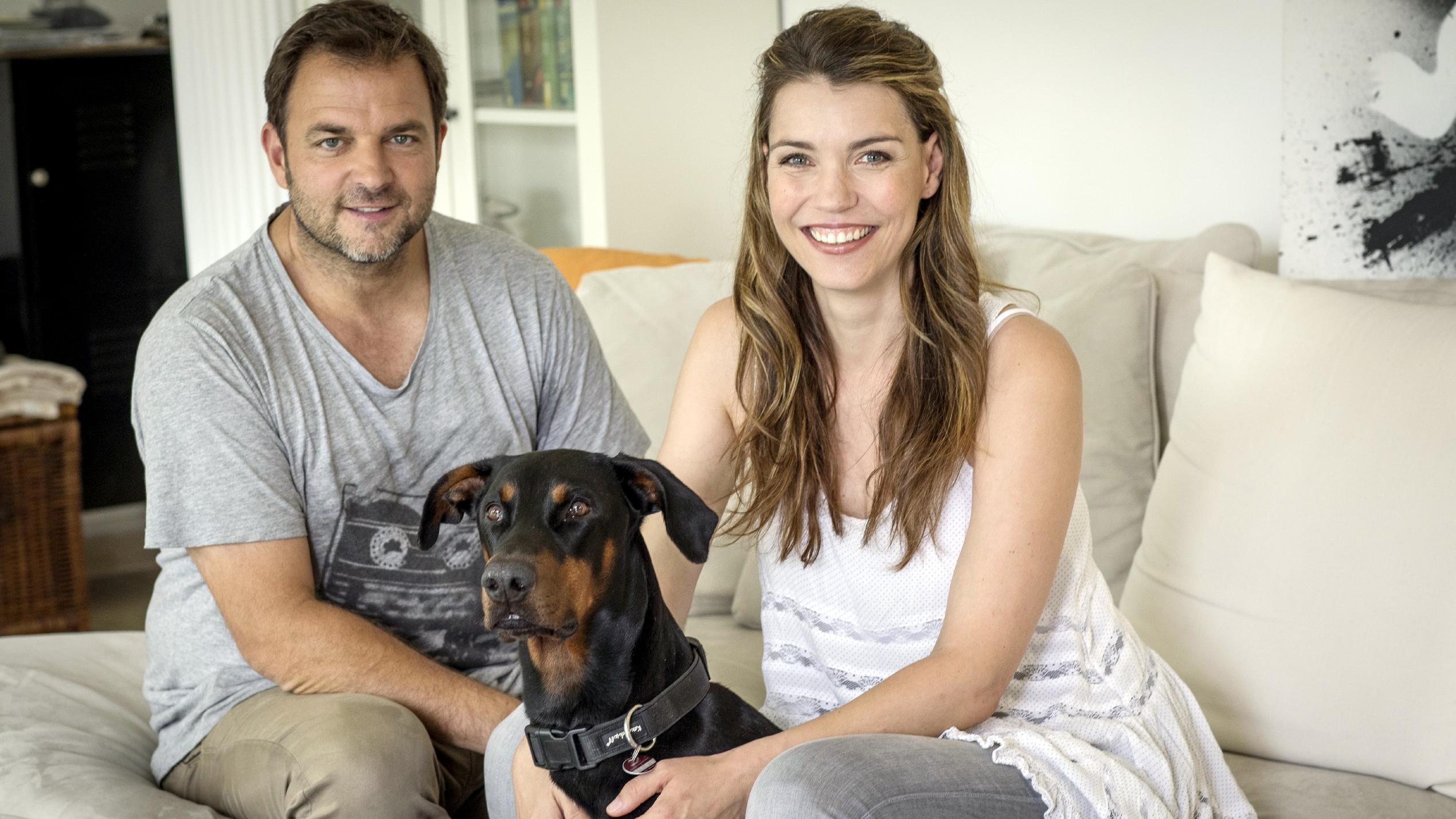 Der V.I.P. Hundeprofi: Moderatorin Annett Möller Martin Rütter besucht Annett Möller und ihren Hund "Roi".
