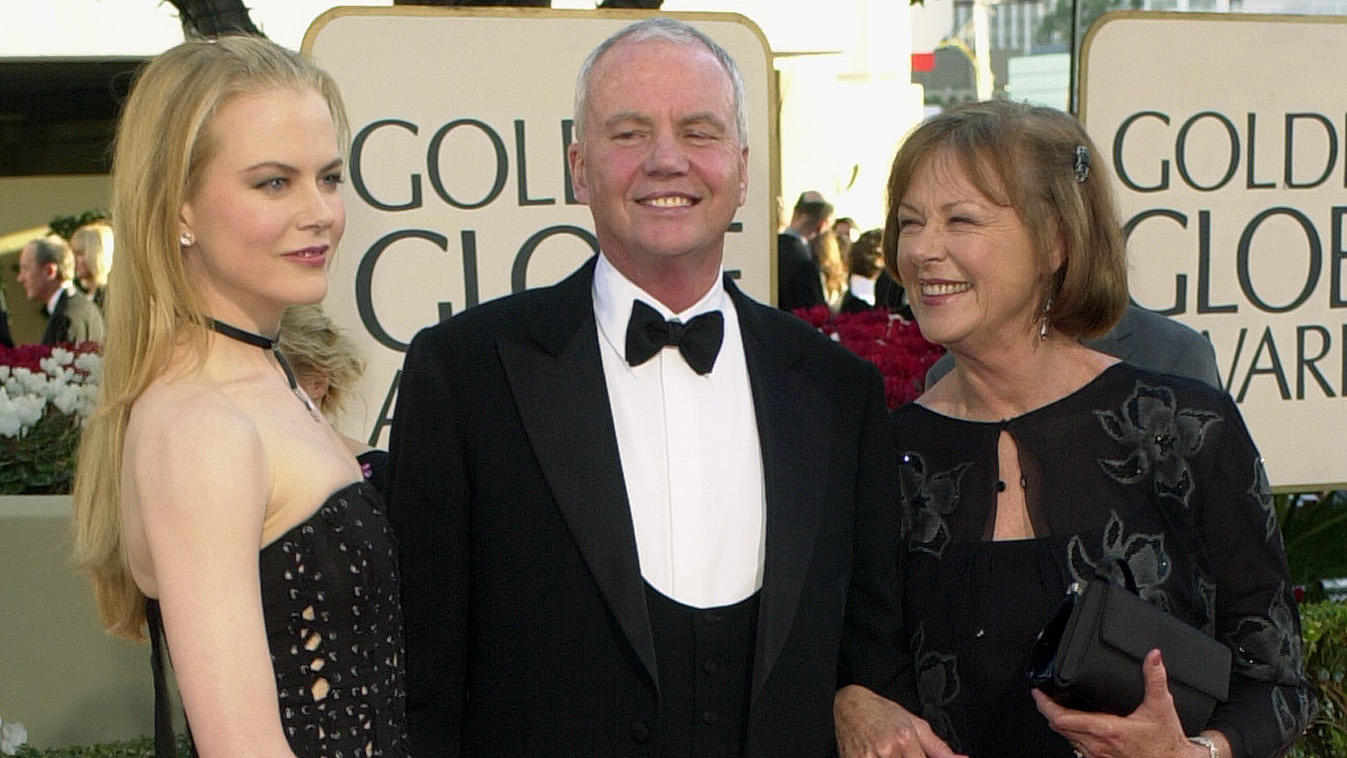 Verblüffend! Nicole Kidmans Mutter sah früher genauso aus wie sie Familie Kidman: Nicole mit Vater Anthony und Mutter Janelle