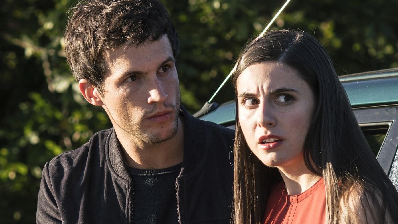 Imposters: Jules Langmore gespielt von Marianne Rendón Ezra (Rob Heaps), Jules (Marianne Rendon)