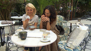Lilly Becker nascht sich durch ihre Fashion-Bag Lilly Becker nascht sich durch ihre Fashion-Bag