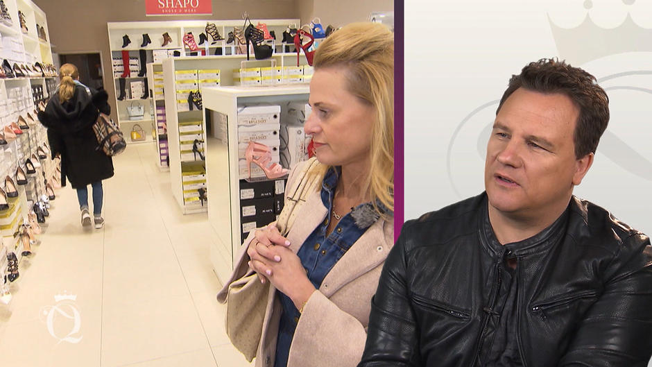 Kerstins Shoppingbegleitung muss mal "ums Eck" Kerstins Shoppingbegleitung muss mal "ums Eck"