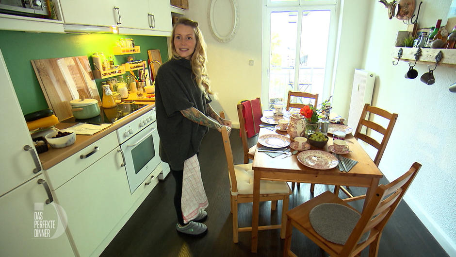 Juli lädt vor dem Dinner noch zum Frühstück ein Juli lädt vor dem Dinner noch zum Frühstück ein