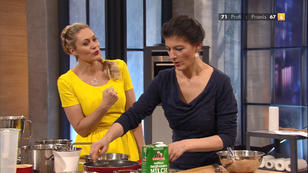 Sahra Wagenknecht kocht das Dessert Sahra Wagenknecht kocht das Dessert