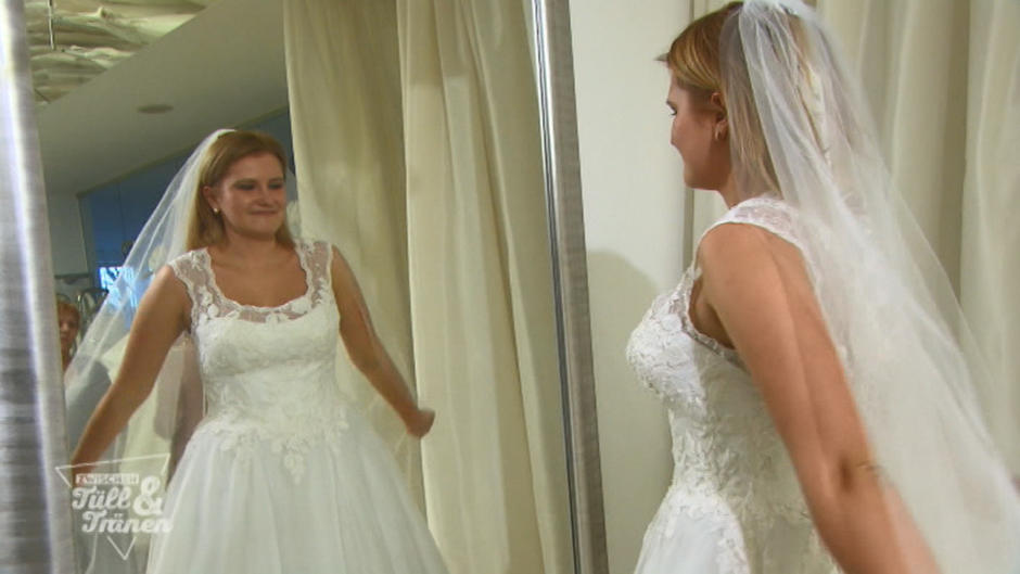 Für Braut Oxana war DAS Kleid noch nicht dabei Für Braut Oxana war DAS Kleid noch nicht dabei