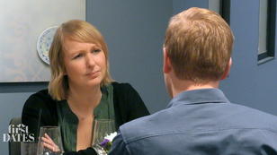 Monika wünscht sich einen bodenständigen Mann Monika wünscht sich einen bodenständigen Mann