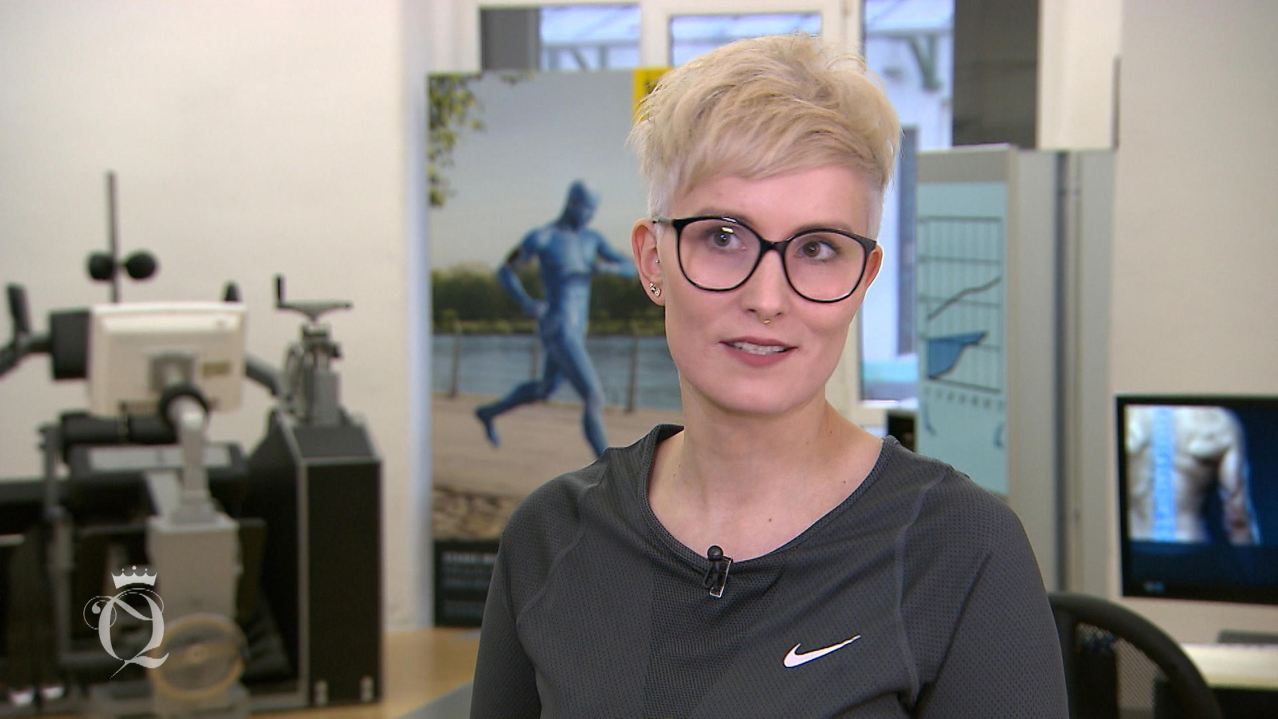 Endlich kann sie ohne Rückenschmerzen shoppen Endlich kann sie ohne Rückenschmerzen shoppen