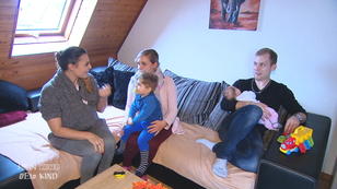 Julia staunt über Jessicas komplizierte Familienverhältnisse Julia staunt über Jessicas komplizierte Familienverhältnisse