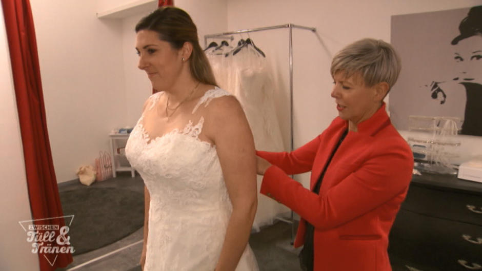 Braut Julia ist zuversichtlich Braut Julia ist zuversichtlich