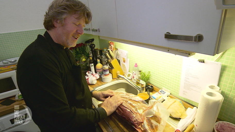 Oliver streichelt sein Filet Oliver streichelt sein Filet