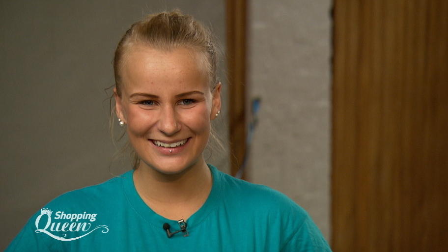 Beim Cheerleading ist sie ganz groß Beim Cheerleading ist sie ganz groß