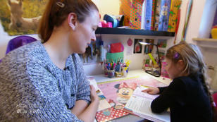 Hannahs Erziehungsmethoden schockieren Denise Hannahs Erziehungsmethoden schockieren Denise