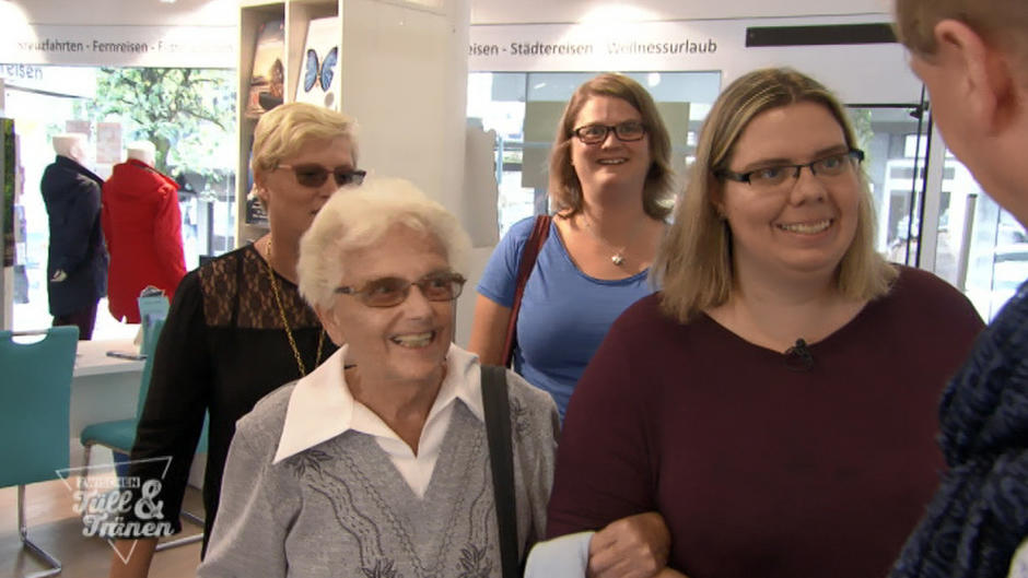 Kleiderprobe für die Oma Kleiderprobe für die Oma
