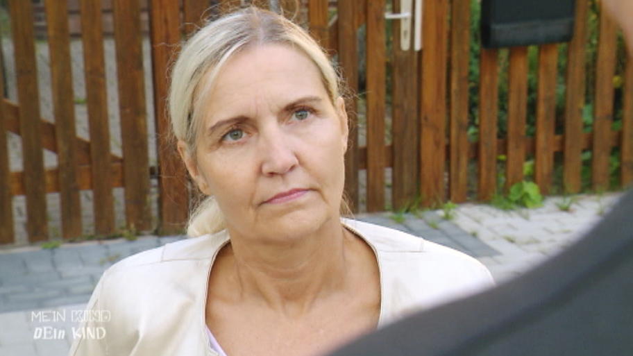 Janet lässt ihre Tochter lieber nicht aus den Augen Janet lässt ihre Tochter lieber nicht aus den Augen
