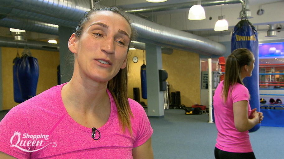 Kraftpaket Julia ist Kickbox-Weltmeisterin Kraftpaket Julia ist Kickbox-Weltmeisterin