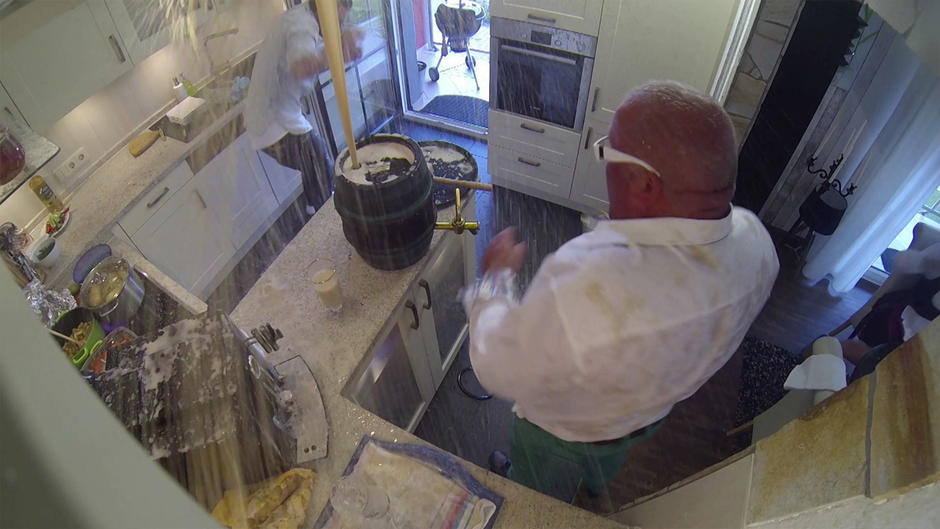 Ein Bierfass explodiert Ein Bierfass explodiert