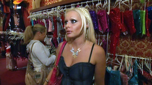 Daniela beim Dessouskauf in Hollywood Daniela beim Dessouskauf in Hollywood