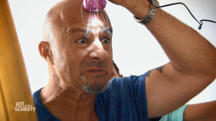 Detlef testet einen Haar-Entferner Detlef testet einen Haar-Entferner